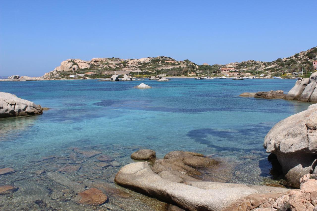 Residence Con Piscina A 4 Km Da Baja Sardinia Cala Bitta Esterno foto