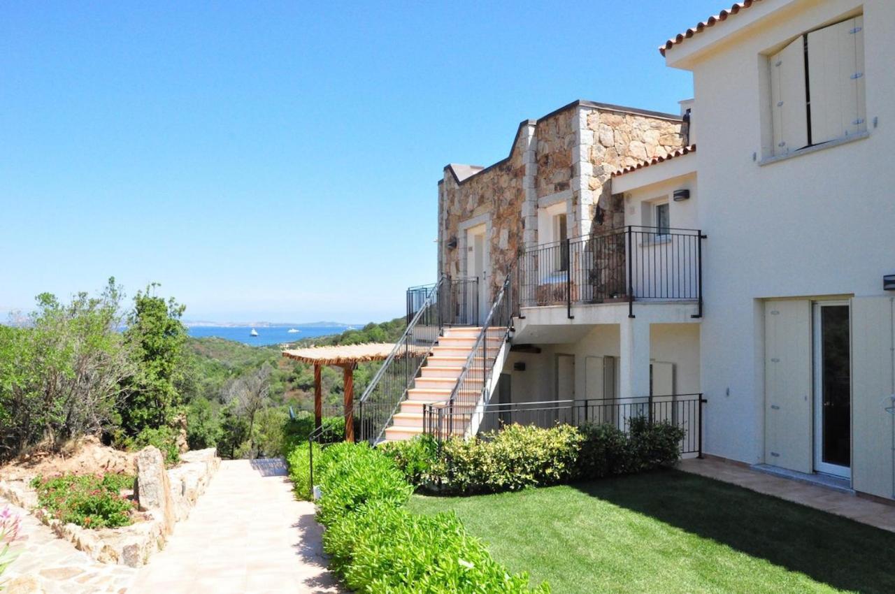 Residence Con Piscina A 4 Km Da Baja Sardinia Cala Bitta Esterno foto