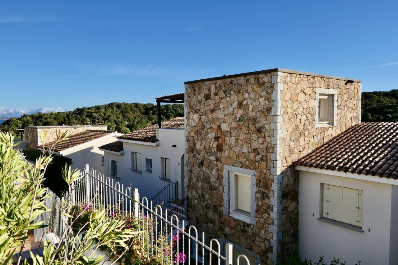 Residence Con Piscina A 4 Km Da Baja Sardinia Cala Bitta Esterno foto