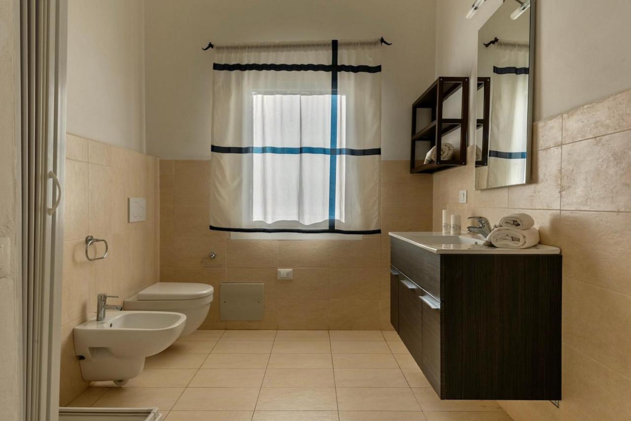 Residence Con Piscina A 4 Km Da Baja Sardinia Cala Bitta Esterno foto